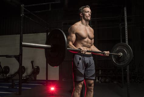 Träningspass för biceps och triceps med superset - Styrkelabbet